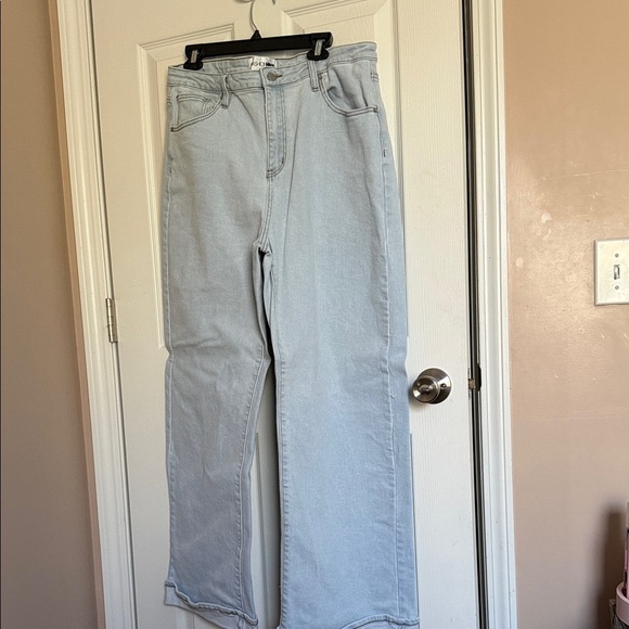 Fashion Nova Denim - Wide Leg Jeans